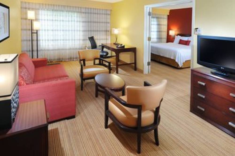 Courtyard By Marriott Houston Hobby Airport 8