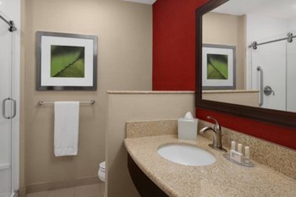 Courtyard By Marriott Houston Kingwood 8