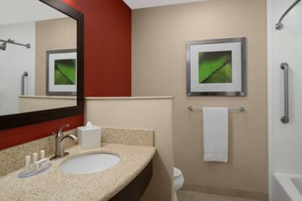 Courtyard By Marriott Houston Kingwood 7