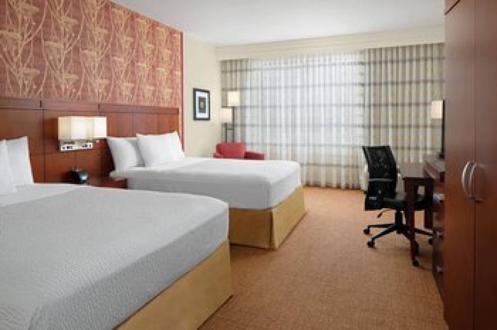 Courtyard By Marriott Houston Kingwood 4