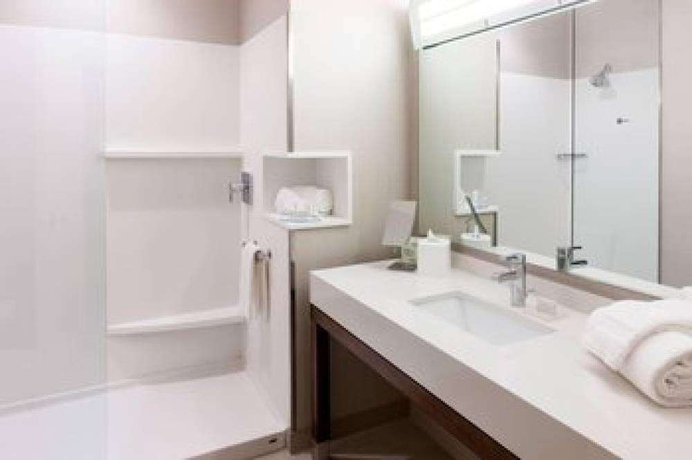 Courtyard By Marriott Houston North-Shenandoah 9