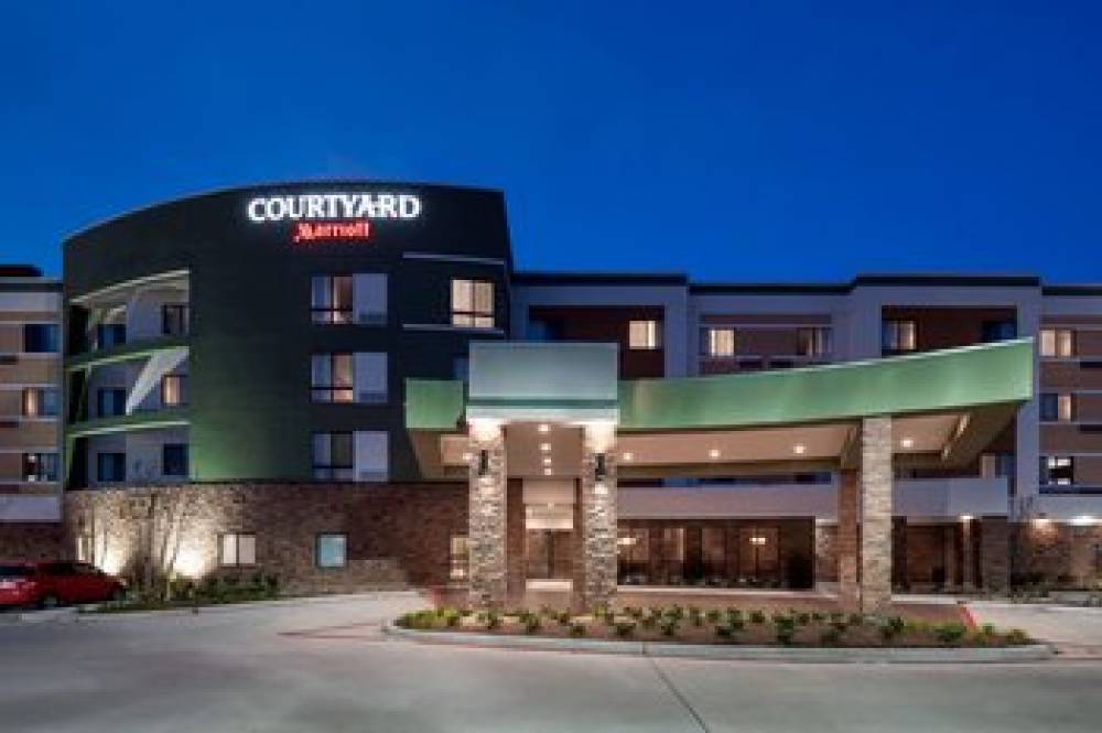 Courtyard By Marriott Houston North-Shenandoah 2