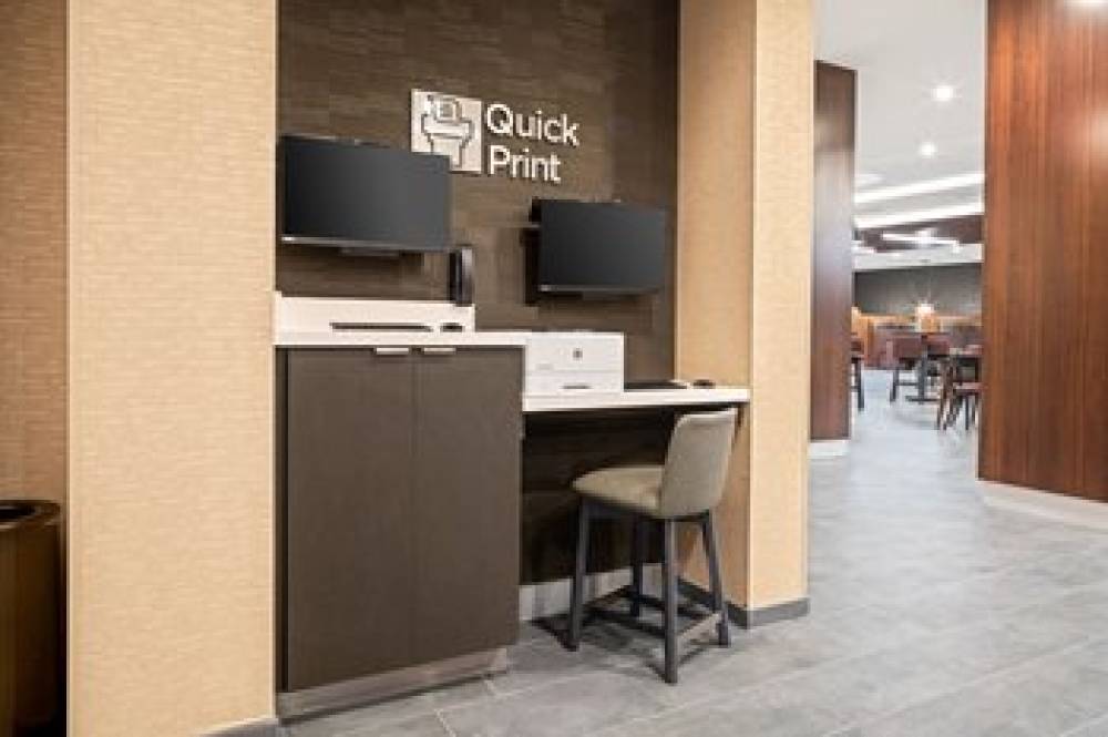 Courtyard By Marriott Houston Northeast 8