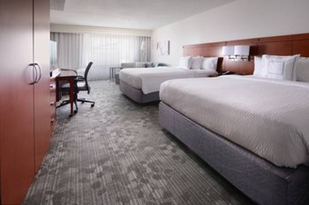 Courtyard By Marriott Houston Pearland 7