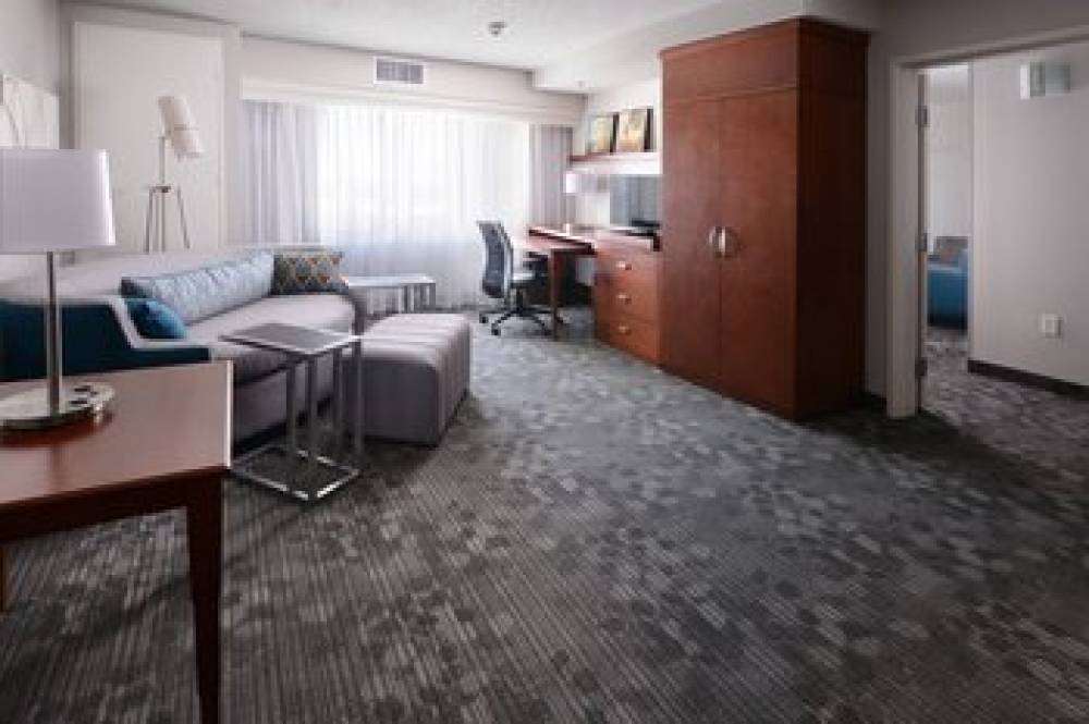 Courtyard By Marriott Houston Pearland 10