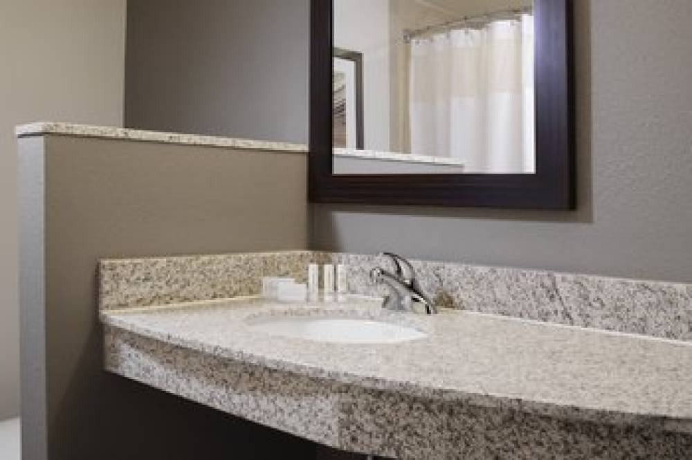 Courtyard By Marriott Houston Pearland 9