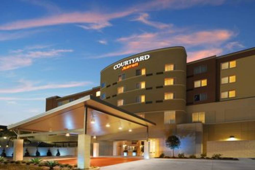 Courtyard By Marriott Houston Pearland 2