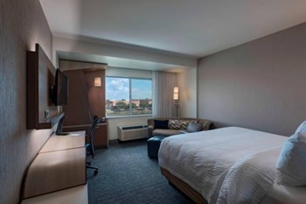 Courtyard By Marriott Houston Sugar Land Lake Pointe 7