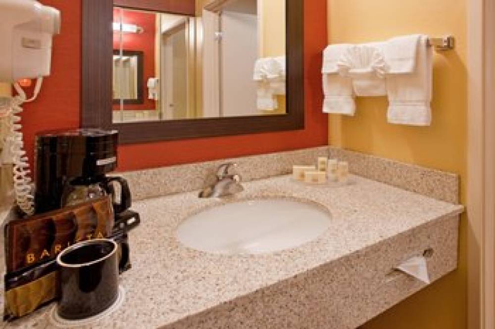 Courtyard By Marriott Houston The Woodlands 8