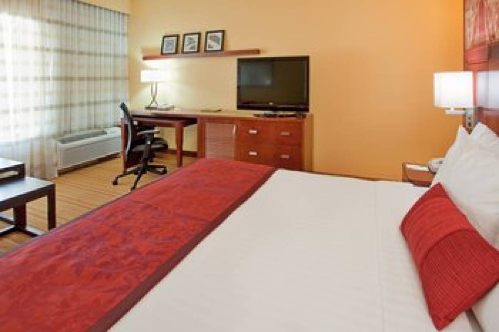 Courtyard By Marriott Houston The Woodlands 6