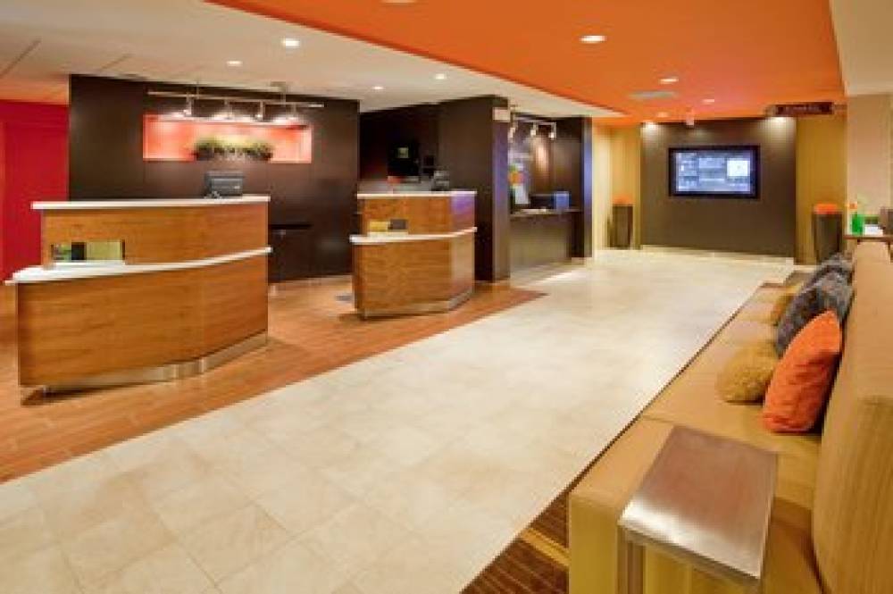 Courtyard By Marriott Houston The Woodlands 2