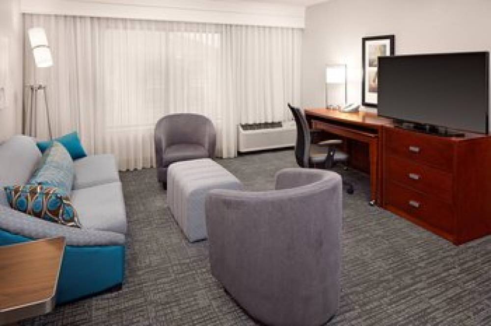 Courtyard By Marriott Houston-West University 8