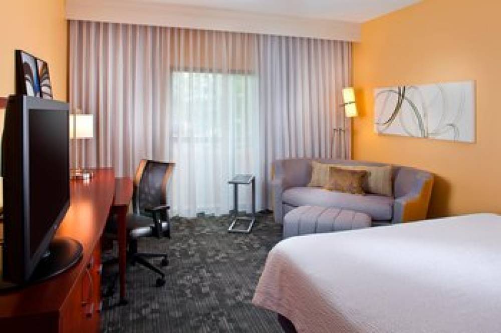 Courtyard By Marriott Huntsville University Drive 8