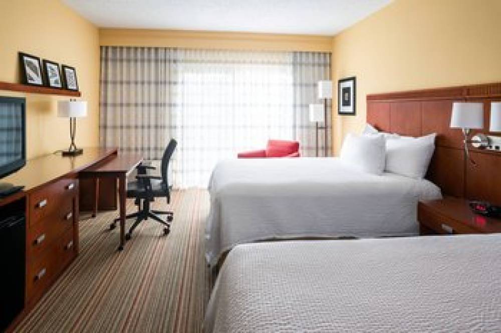 Courtyard By Marriott Indianapolis Airport 7