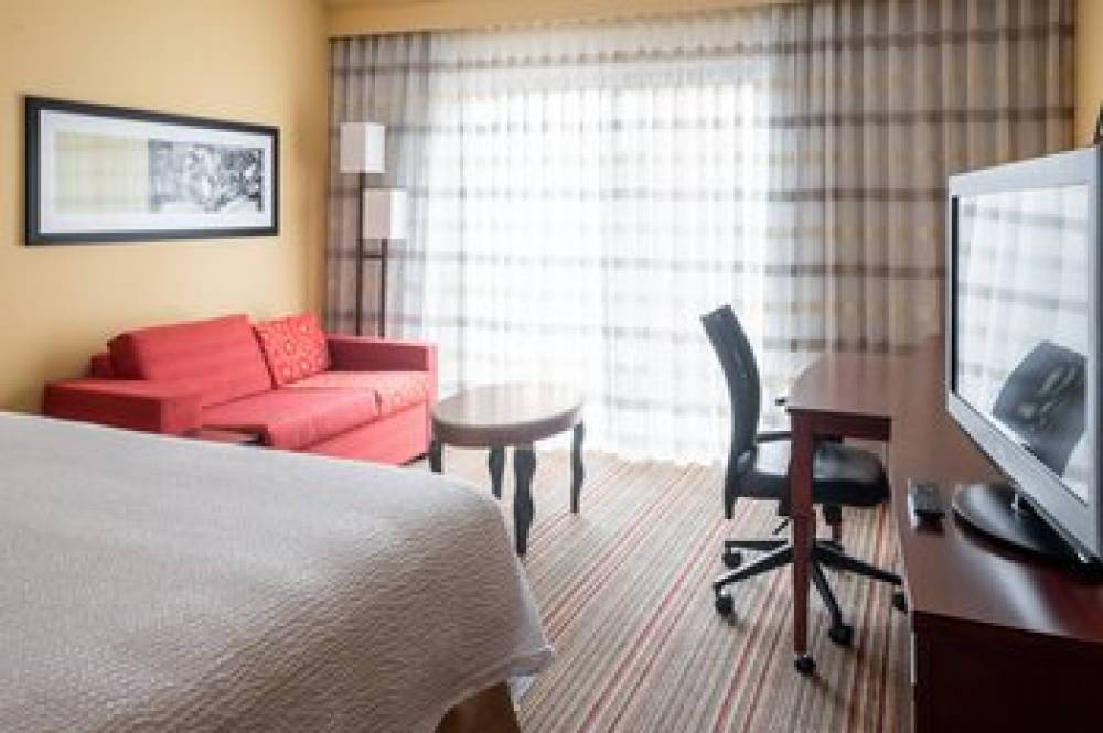 Courtyard By Marriott Indianapolis Airport 8