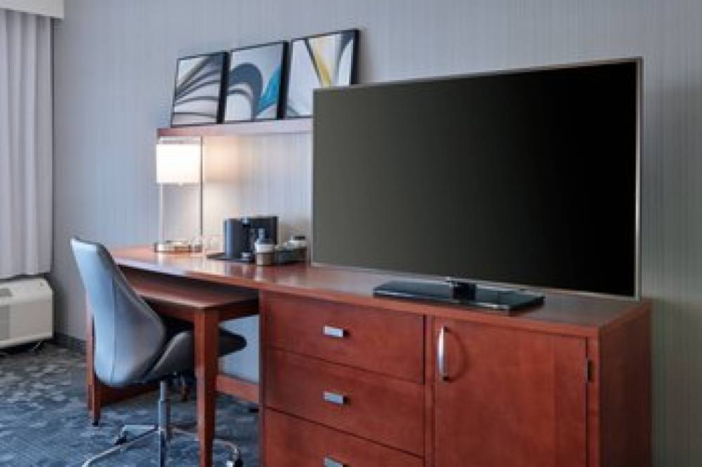 Courtyard By Marriott Indianapolis Castleton 9