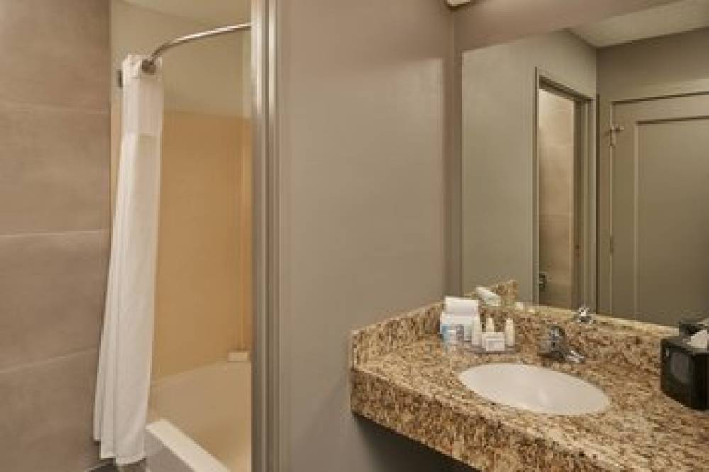 Courtyard By Marriott Indianapolis South 8