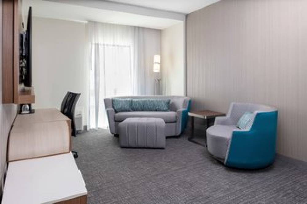 Courtyard By Marriott Indianapolis West-Speedway 10