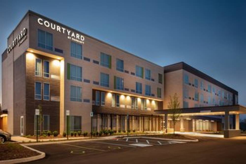 Courtyard By Marriott Indianapolis West-Speedway 3