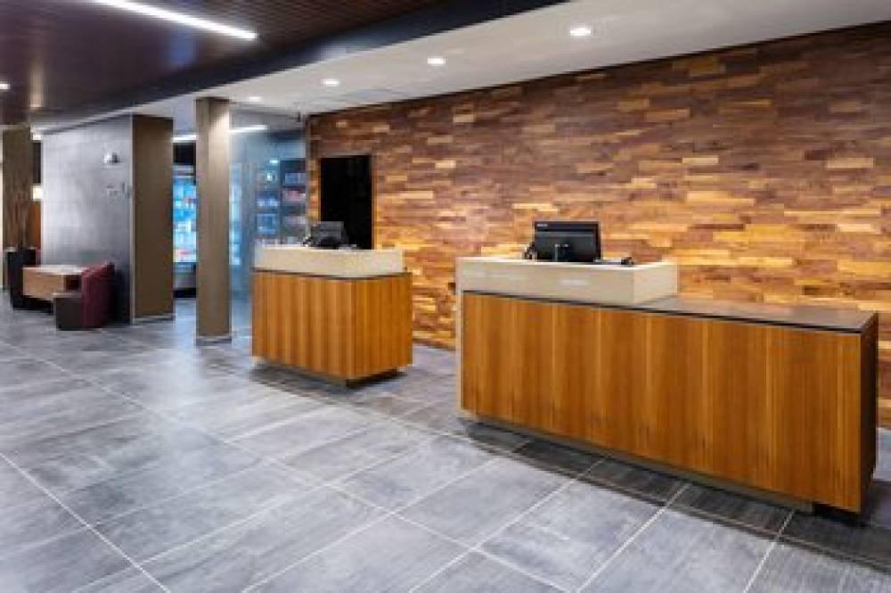 Courtyard By Marriott Indianapolis West-Speedway 4