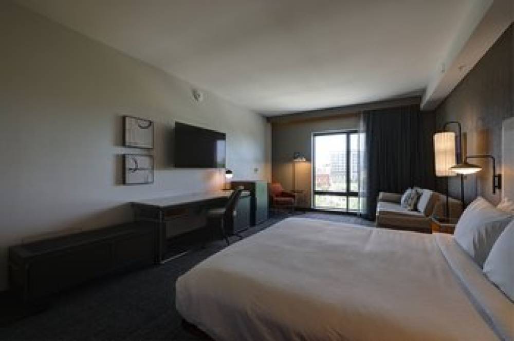 Courtyard By Marriott Iowa City University Heights 7