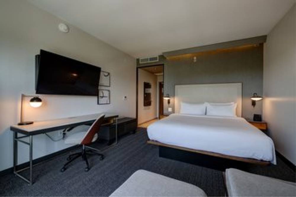 Courtyard By Marriott Iowa City University Heights 5