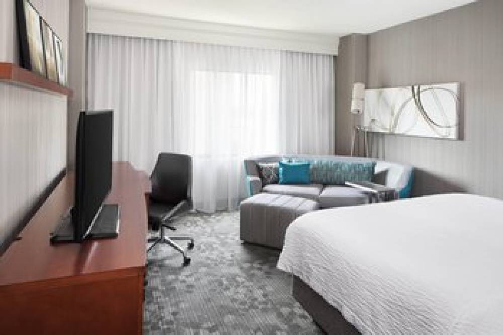 Courtyard By Marriott Jersey City Newport 9