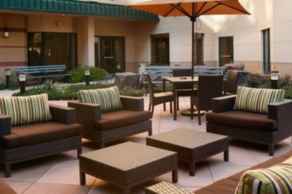 Courtyard By Marriott Jersey City Newport 4