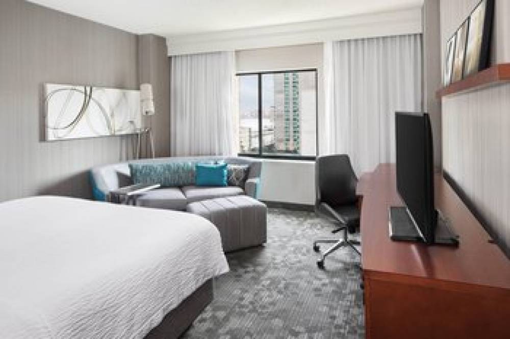 Courtyard By Marriott Jersey City Newport 8