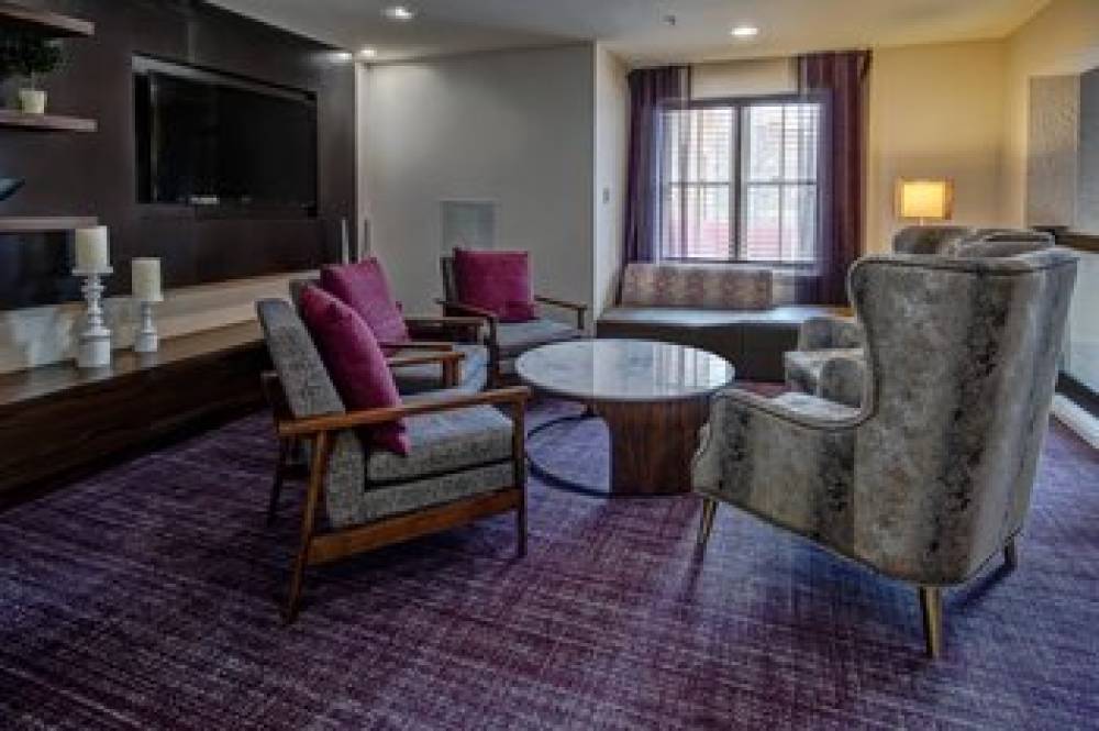 Courtyard By Marriott Kansas City Country Club Plaza 5