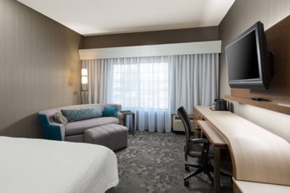 Courtyard By Marriott Kansas City East-Blue Springs 10