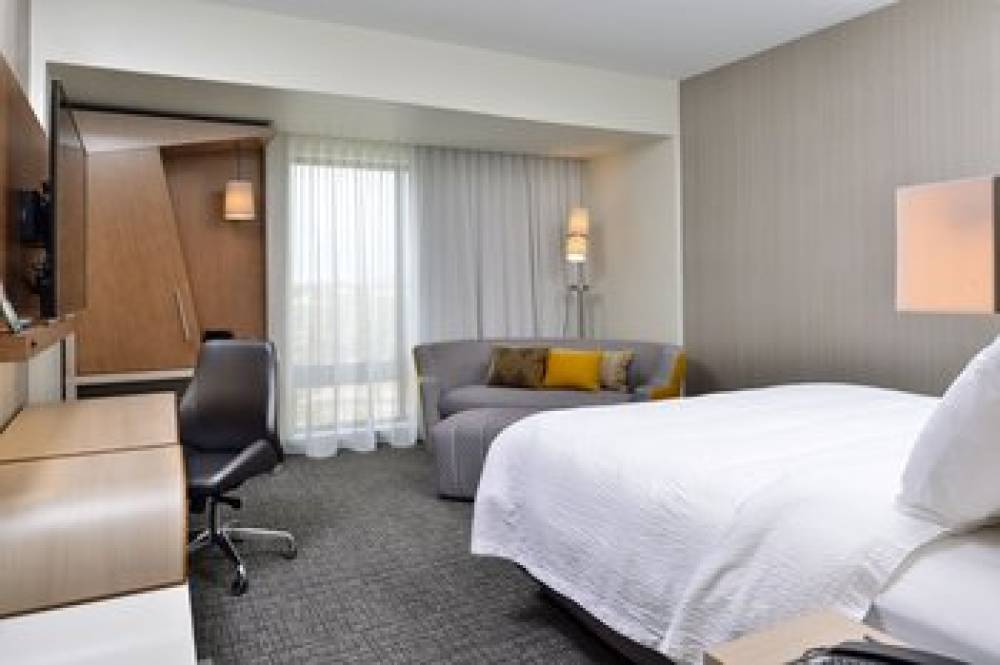 Courtyard By Marriott Kansas City Olathe 7