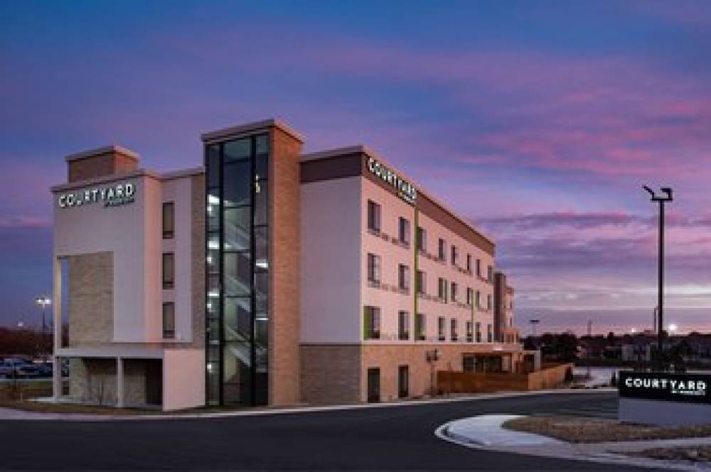 Courtyard By Marriott Kansas City Olathe 2