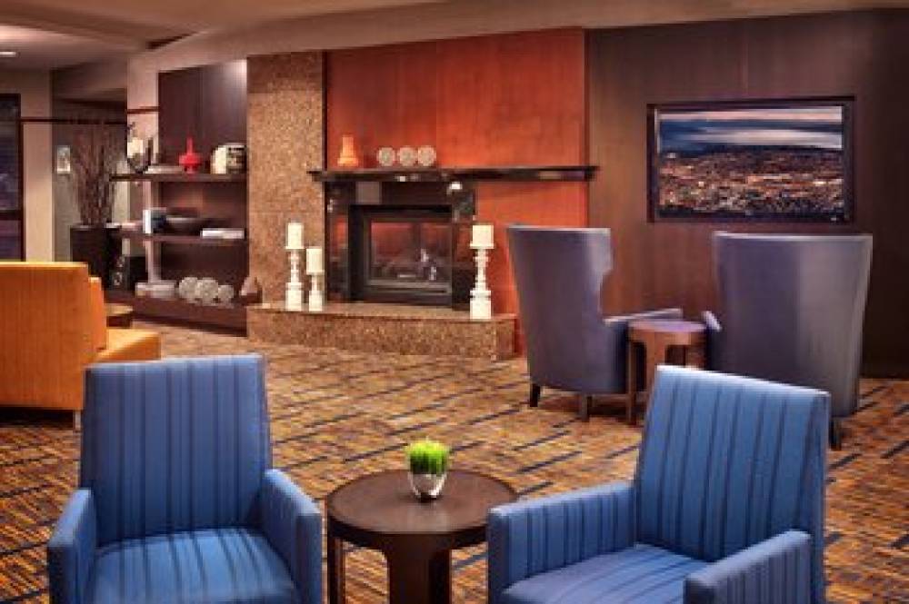 Courtyard By Marriott Kansas City Shawnee 3