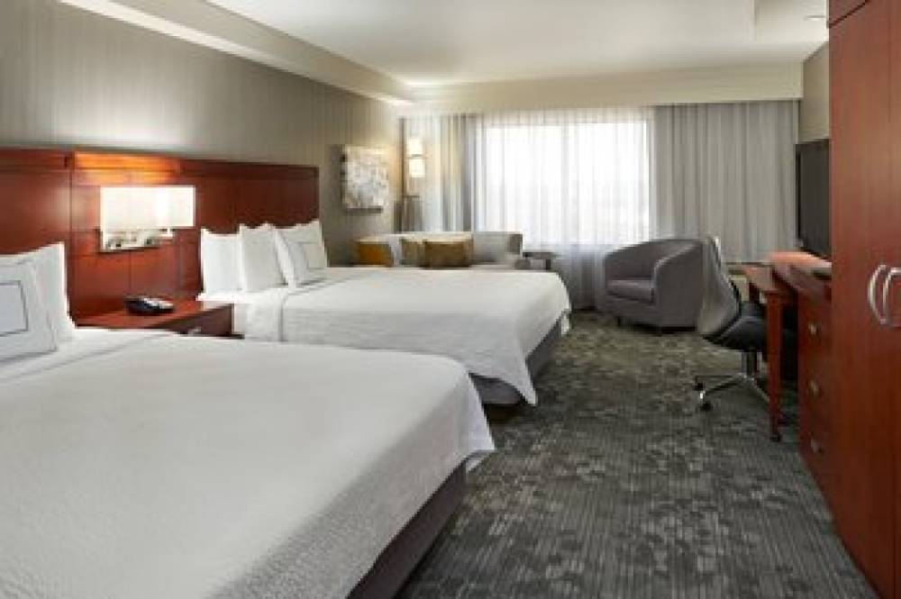 Courtyard By Marriott Kingston Highway 401 Division Street 5