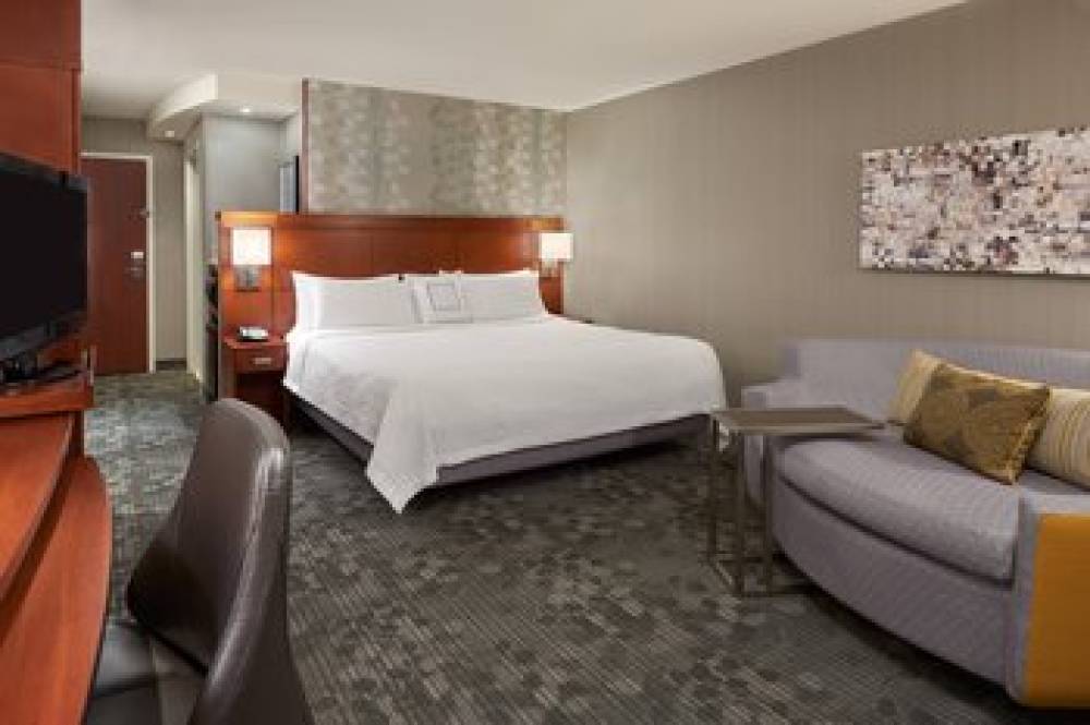 Courtyard By Marriott Kingston Highway 401 Division Street 7