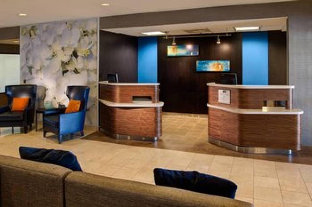 Courtyard By Marriott Kokomo 3