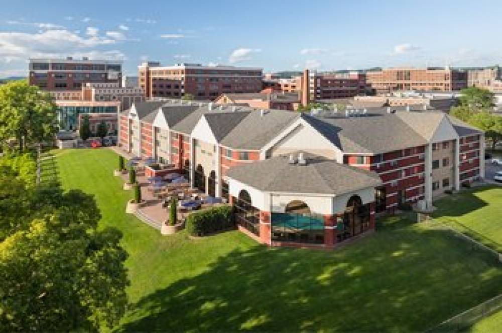 Courtyard By Marriott La Crosse Downtown Mississippi Riverfront 2