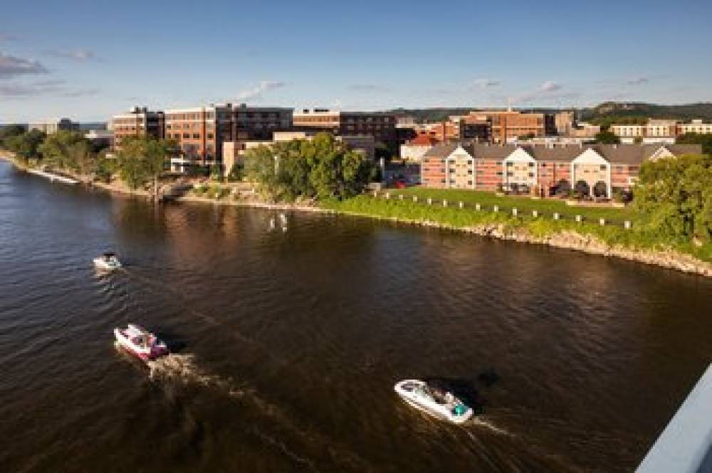 Courtyard By Marriott La Crosse Downtown Mississippi Riverfront 1