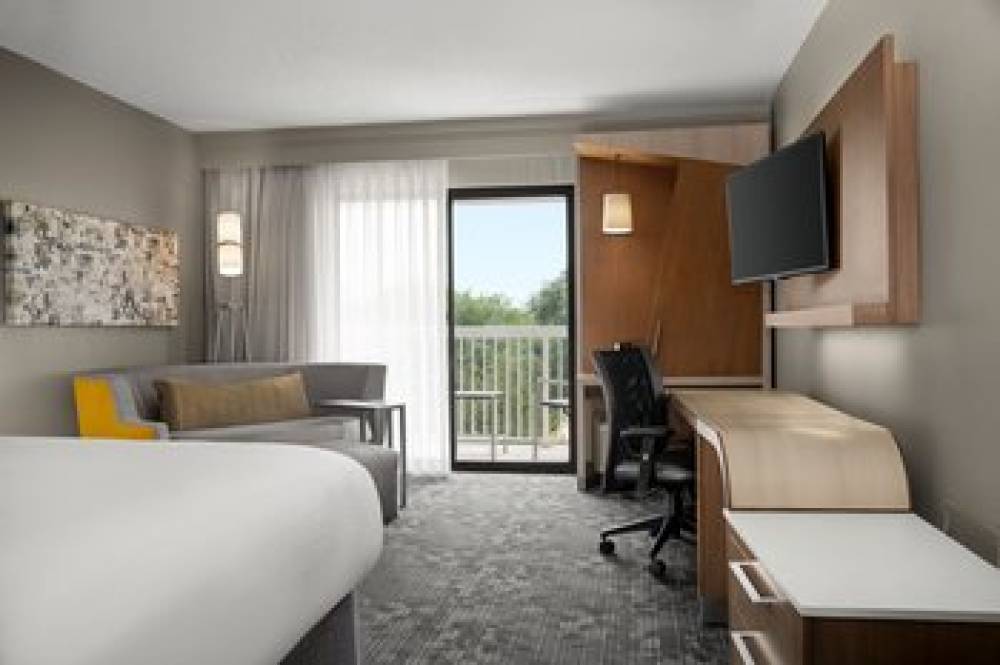 Courtyard By Marriott Lafayette Airport 8