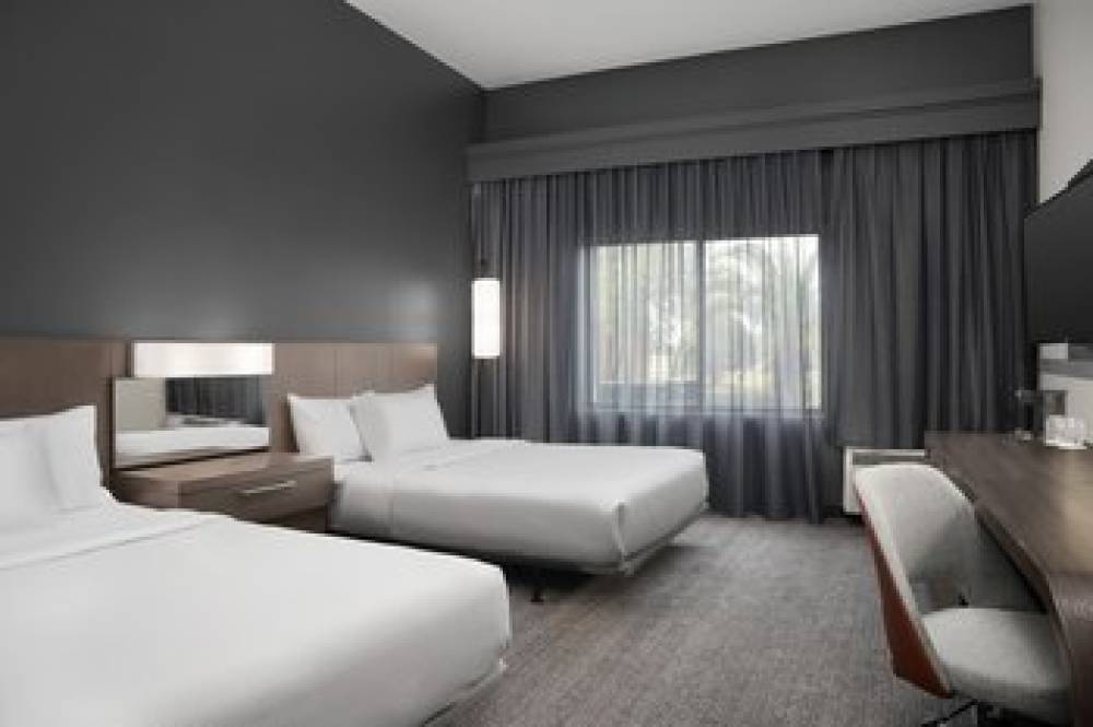 Courtyard By Marriott Lakeland 7