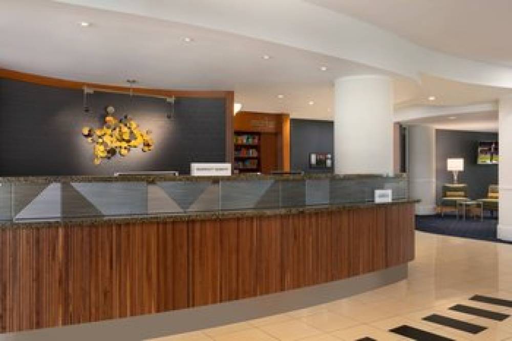 Courtyard By Marriott Lancaster 5