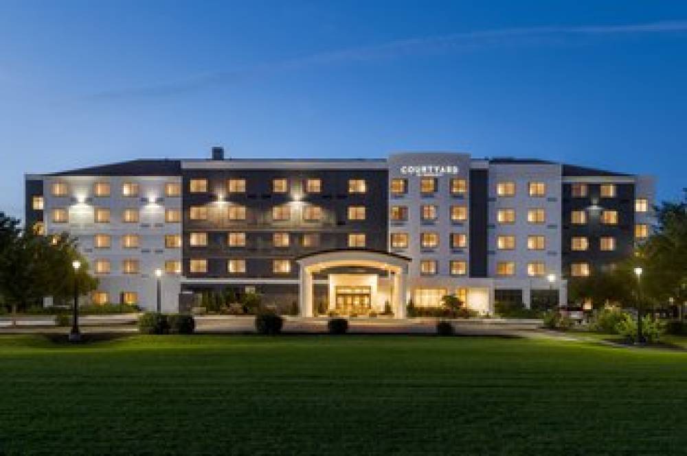 Courtyard By Marriott Lancaster 2