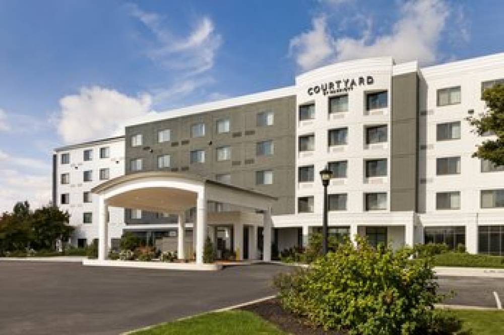 Courtyard By Marriott Lancaster 3