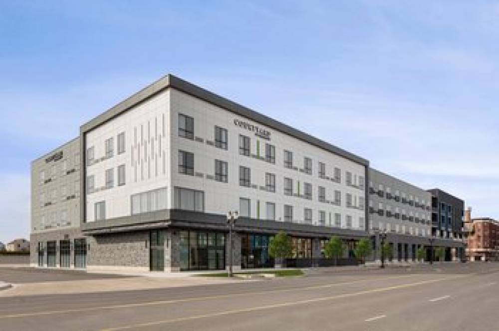 Courtyard By Marriott Lansing Downtown 1