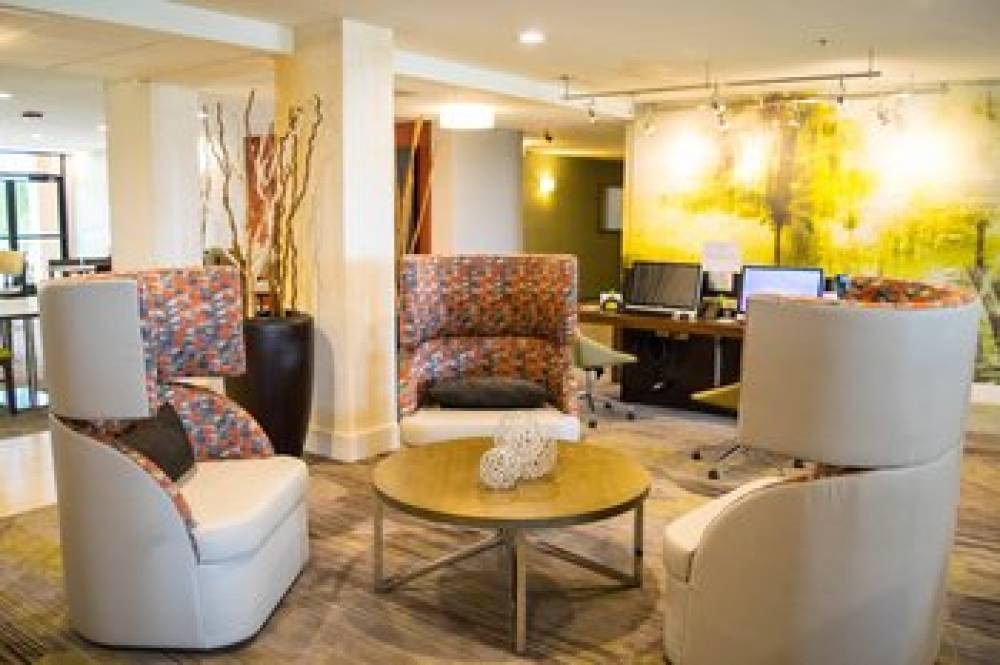 Courtyard By Marriott Laredo 5