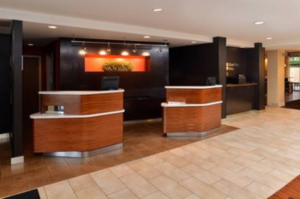 Courtyard By Marriott Laredo 4