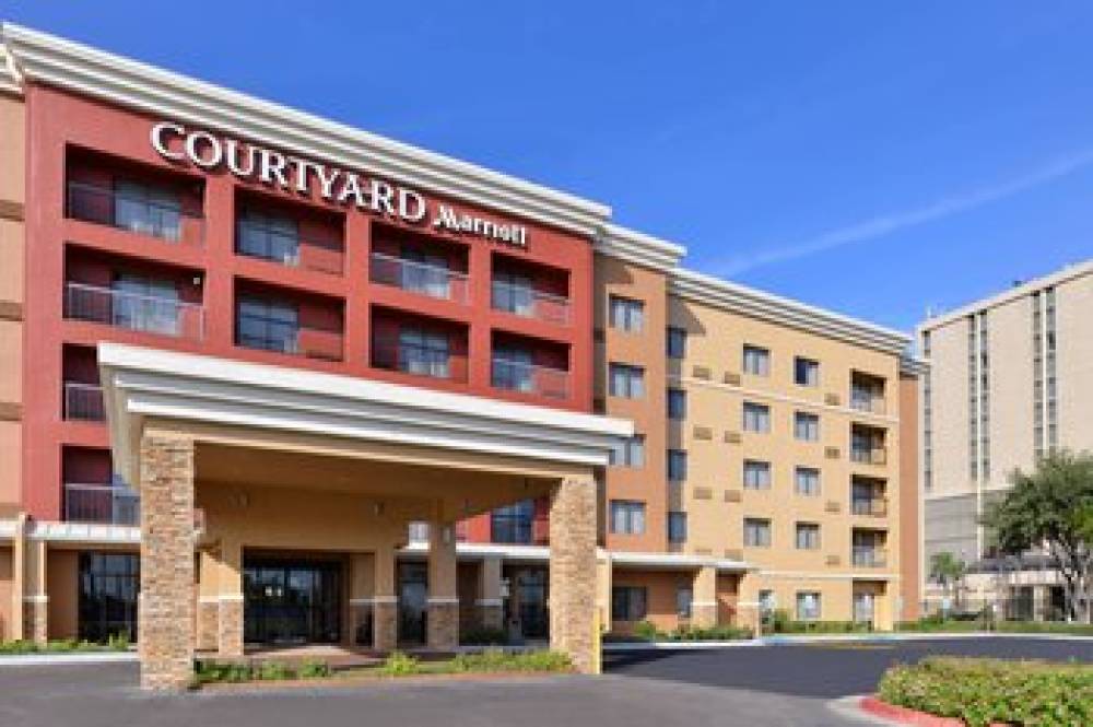 Courtyard By Marriott Laredo 3