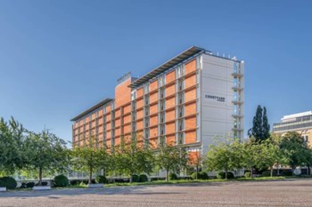 Courtyard By Marriott Linz 2