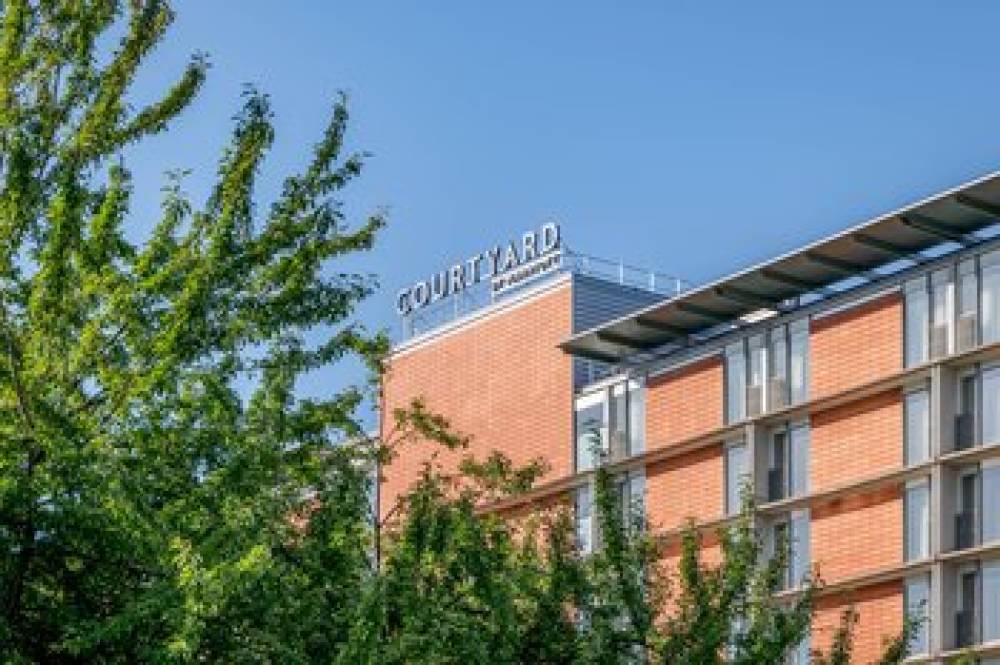 Courtyard By Marriott Linz 3